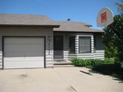 2132 Plaen View Dr, Iowa City, IA 52246