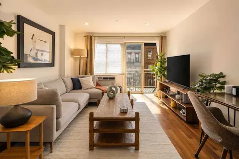 15 Saint Marks Pl #1364129P, New York, NY 10003