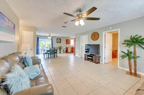 1555 N Tuttle Ave #1385967P, Sarasota, FL 34237