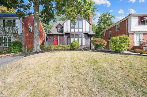 3829 Washington Blvd, University Heights, OH 44118