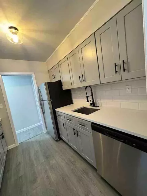 490 Sherwood Pl, Stratford, CT 06615