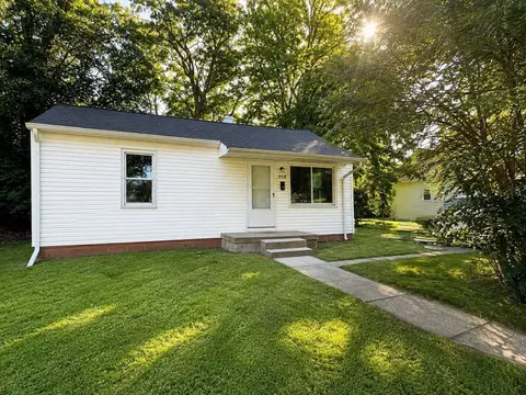 908 N Gregory St, Urbana, IL 61801