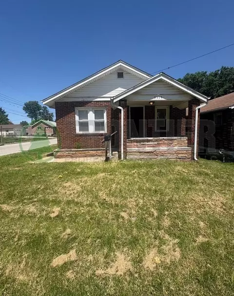 9535 Baltimore Ave, Breckenridge Hills, MO 63114