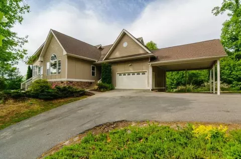 94 Dalya Rd, Swannanoa, NC 28778