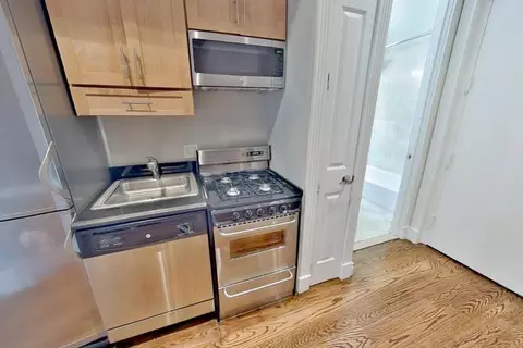 47 12 E 1st St #3R, New York, NY 10003