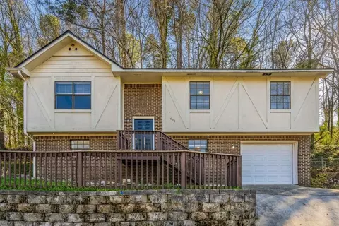 933 Edwards Lake Rd, Birmingham, AL 35235