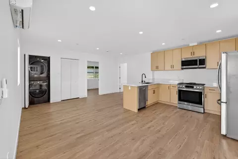680 E 45th St, Los Angeles, CA 90011
