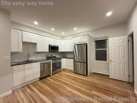 172 Putnam Ave #2, Cambridge, MA 02139