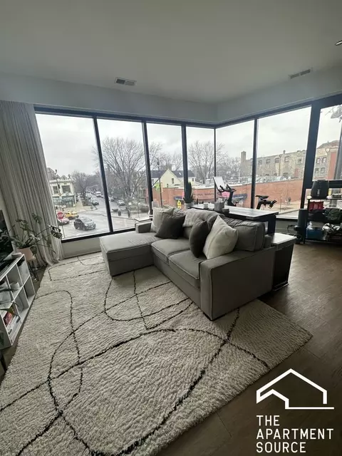 3462 N Lincoln Ave #404, Chicago, IL 60657