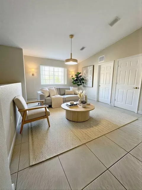 7111 NW 174th Ter #101, Hialeah, FL 33015