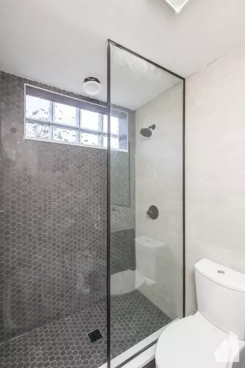 944 W Grace St #944B101, Chicago, IL 60613