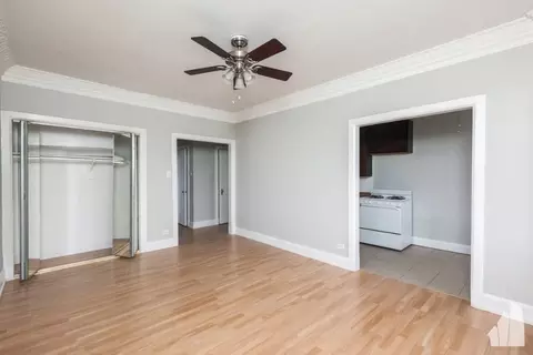 3831 N Fremont St #503, Chicago, IL 60613