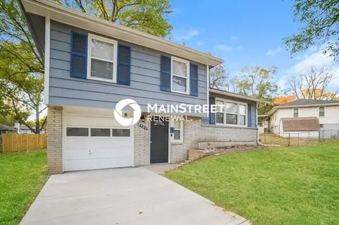 9302 Fairwood Dr, Kansas City, MO 64138
