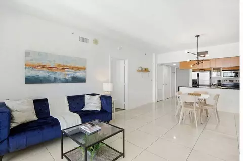 1750 N Bayshore Dr #1424251P, Miami, FL 33132