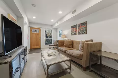 512 Bouldin Ave #1492688P, Austin, TX 78704