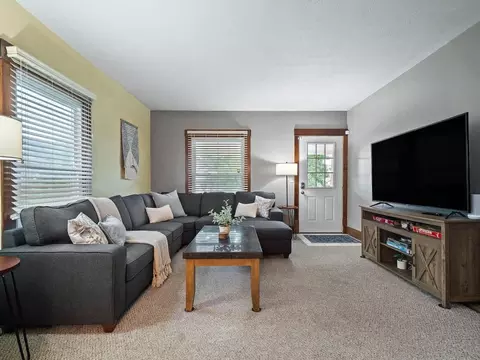 681 Washington St #1496061P, Bedford, OH 44146