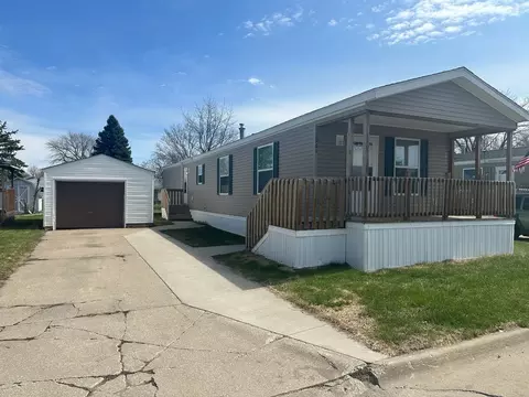 1961 SE Four Seasons Dr #172, Ankeny, IA 50021