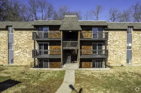 10302 W 62nd St #D11, Shawnee, KS 66203