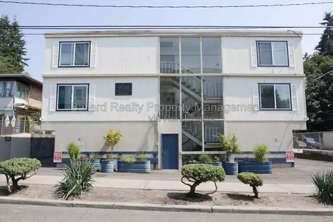 9030 Greenwood Ave N #202, Seattle, WA 98103