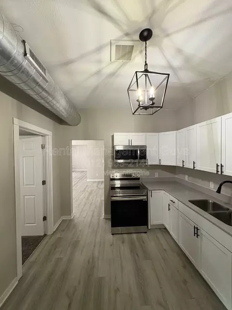 1500 W Broadway Ave #2, Minneapolis, MN 55411