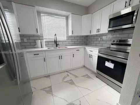 508 E 23rd St, Hialeah, FL 33013 photo 3