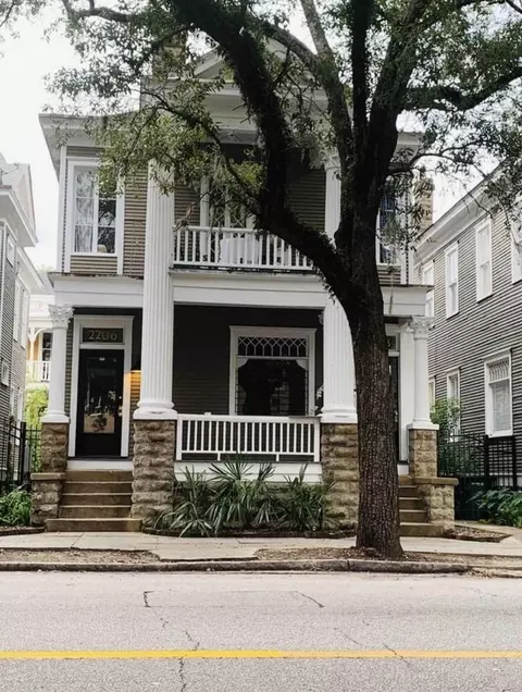 2206 Bull St #NA, Savannah, GA 31401