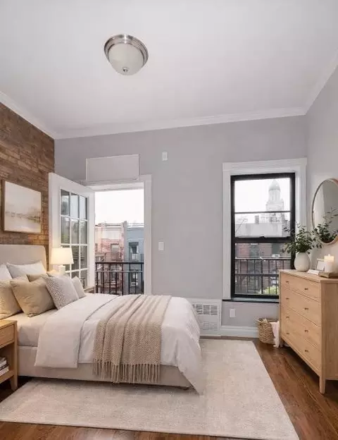 521 E 5th St #1B, New York, NY 10009