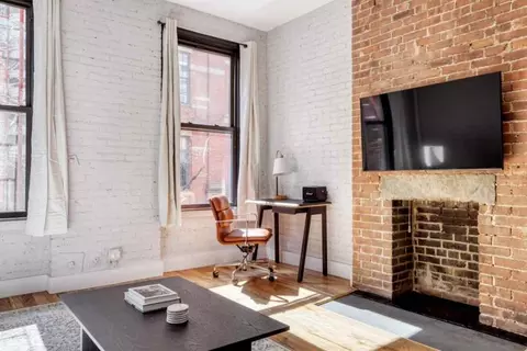 273 W 10th St #1FW, New York, NY 10014