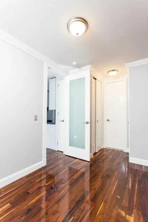 250 E 50th St #2B, New York, NY 10022