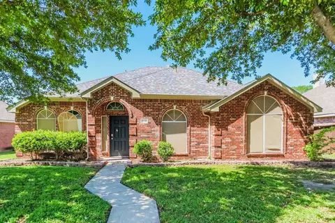 213 Morningstar Ln, Red Oak, TX 75154