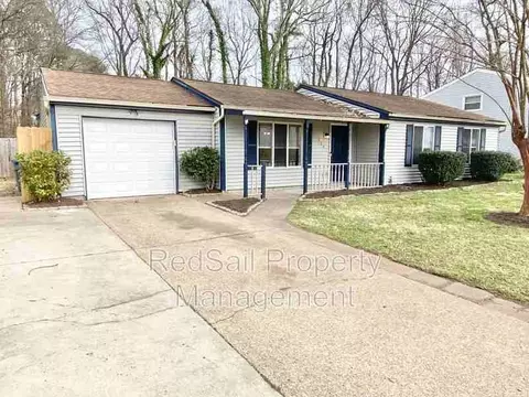 725 Chatsworth Dr, Newport News, VA 23601