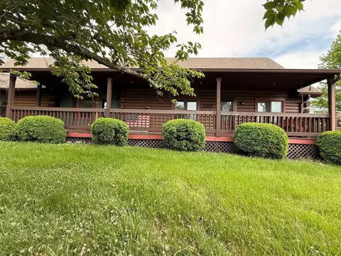 207 Lakeshore Dr, Simpsonville, KY 40067