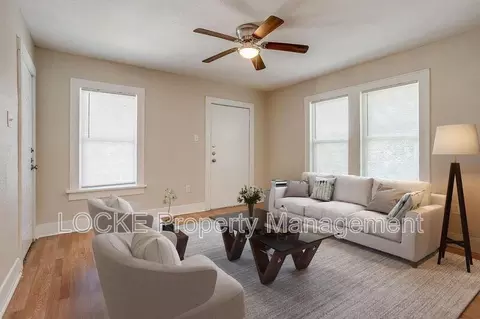 1016 E Arlington Ave #C, Fort Worth, TX 76104