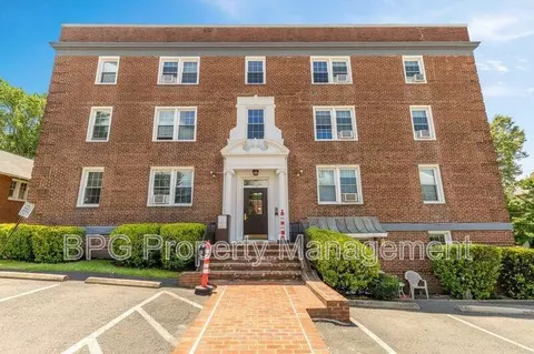 2634 Langston Blvd #203, Arlington, VA 22201