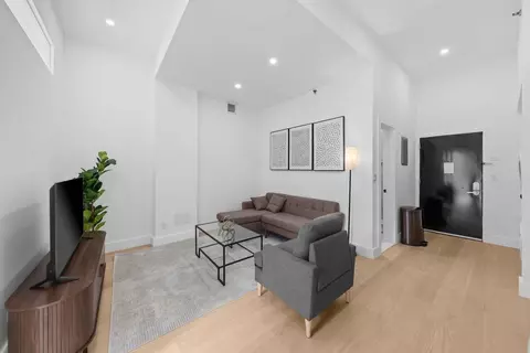 19 Saint Marks Pl #1495799P, New York, NY 10003