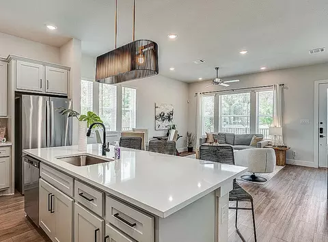 538 Mission Trl #ID5099.2, Arlington, TX 76010