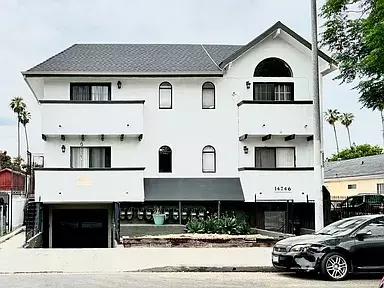 14746 Delano St #3, Los Angeles, CA 91411