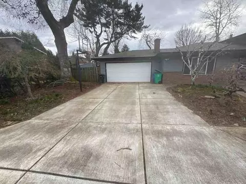 14422 NE Shaver St, Portland, OR 97230