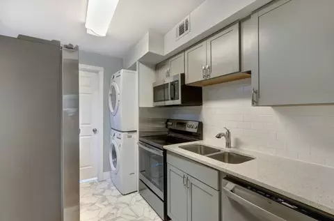 1213 Atlantic Ave, Savannah, GA 31401