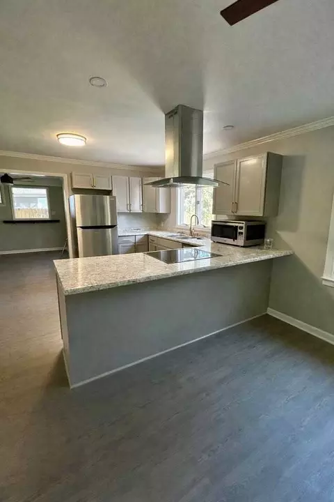 1903 Azalea Dr, Valdosta, GA 31602