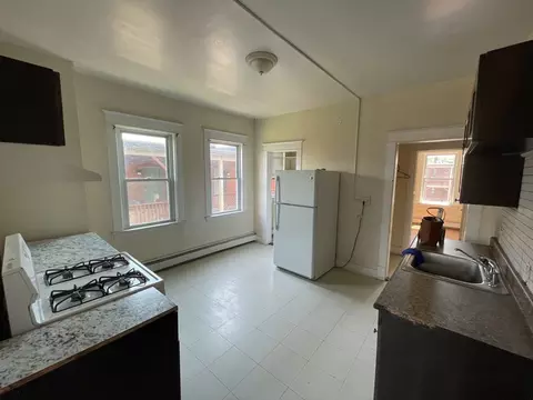 905 Park St #C1, Hartford, CT 06106