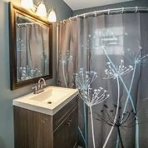 5850 W 130th St, Brook Park, OH 44142