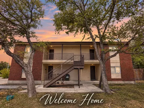 538 Dukeway #C, Universal City, TX 78148