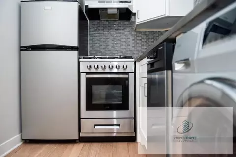 511 W Belmont Ave #44, Chicago, IL 60657