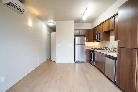 2250 NE Glisan St #209, Portland, OR 97232