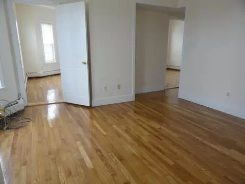 41 Bond St #2R, Somerville, MA 02145