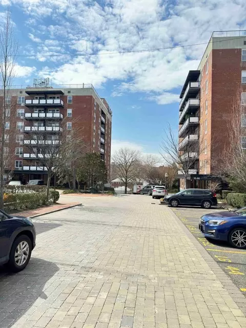 16-66 Bell Blvd #223, Bayside, NY 11361