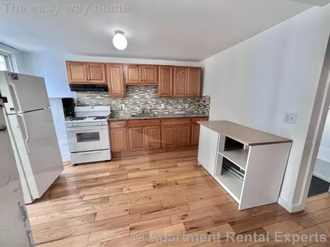 509 Medford St #2, Somerville, MA 02145