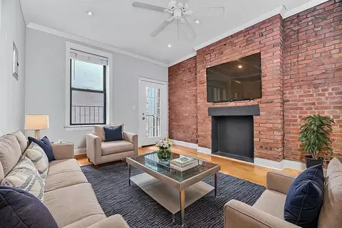 40 Avenue B #3W, New York, NY 10009