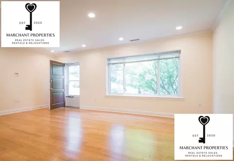 105 Thornton Rd, Chestnut Hill, MA 02467